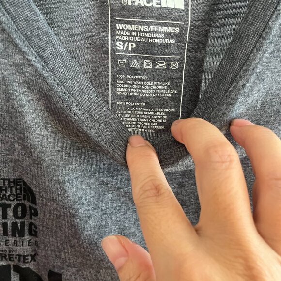 NorthFace Run NYC size small shirt NWT - Picture 3 of 3